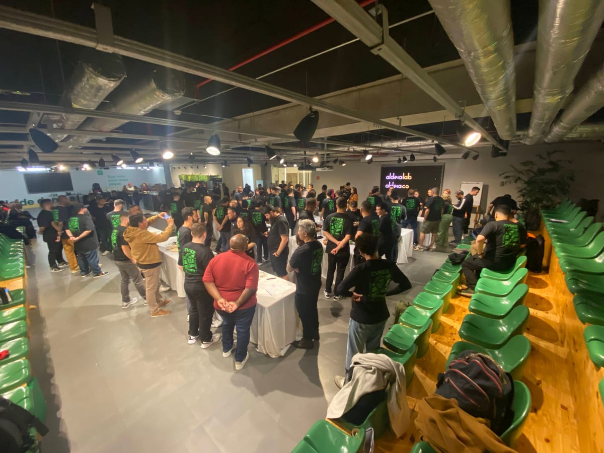 Participantes do PicPay no team building Batalha das Pizzas conduzido pela Aldeia Incompany