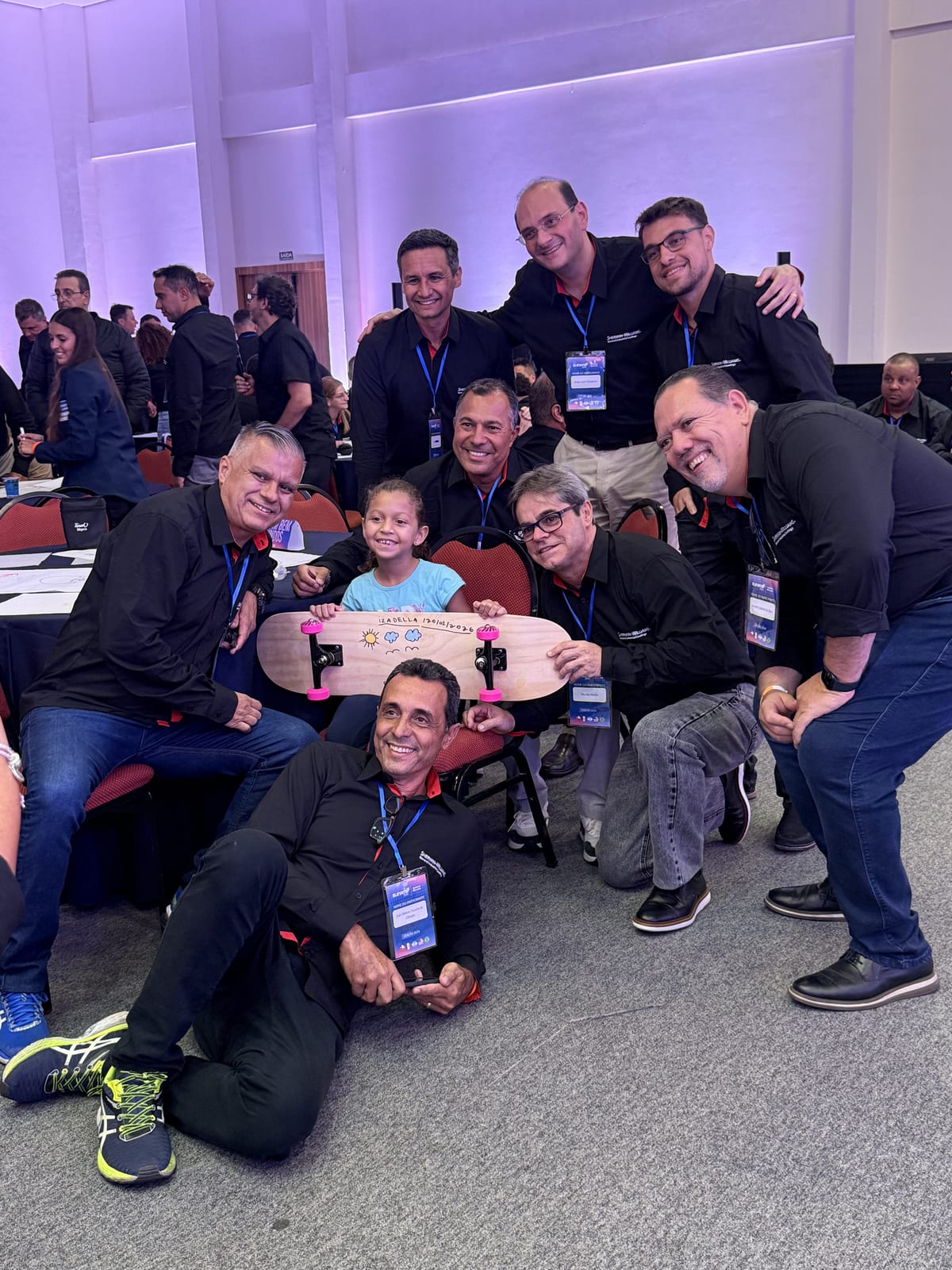 Participantes da Sherwin Williams no team building Fábrica de Skates conduzido pela Aldeia Incompany